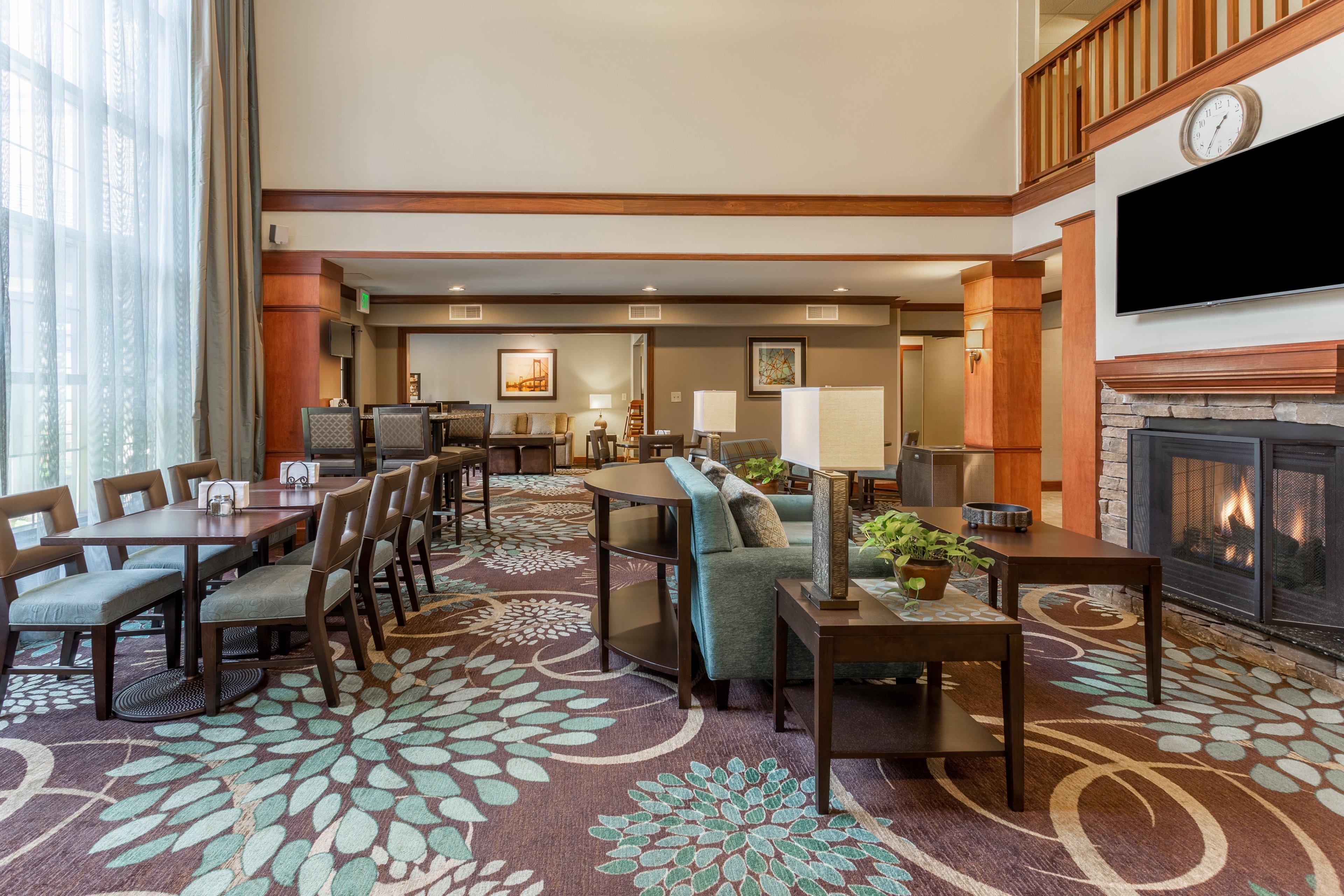 Staybridge Suites Davenport, An Ihg Hotel Bettendorf Exteriör bild